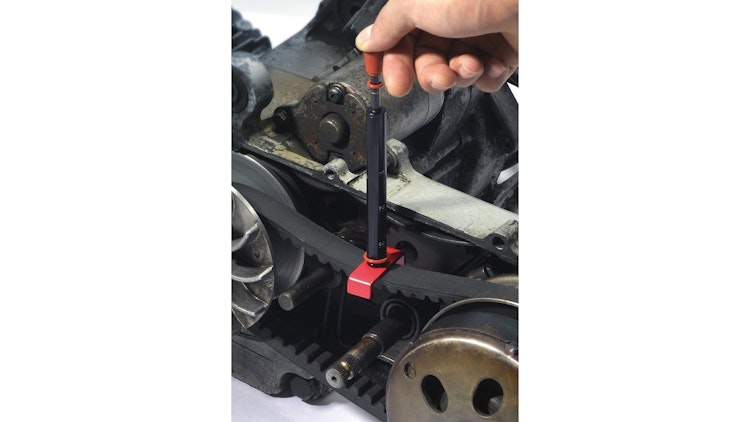 Bikeservice Riemenspannungsprüfer