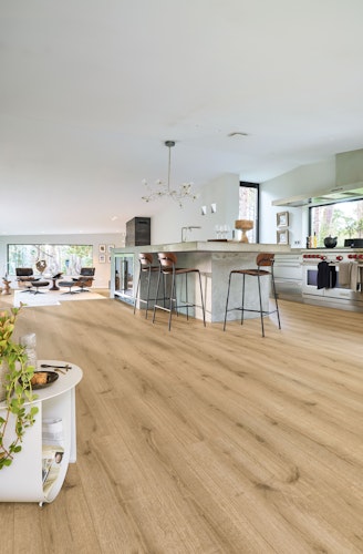 MEISTER Designboden MeisterDesign. comfort DD 600 S 1287 x 220 x 9 mm 7120 Turmeiche creme Porensynchron-Struktur