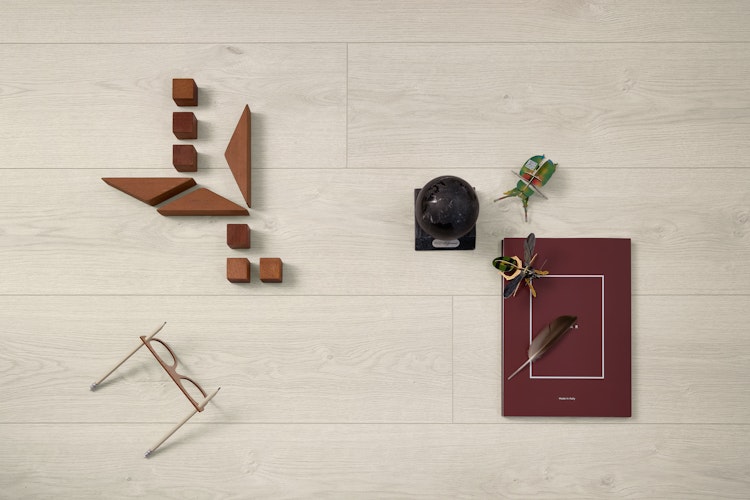 MEISTER Designboden MeisterDesign. comfort DL 600 S 2052 x 219 x 9 mm 7124 Eiche mountain white Porensynchron-Struktur