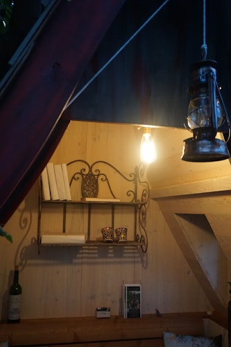 Lieblingsplatz Philosophenbank mit Gaube und Rotzeder-Schindeln Brown Ceruse B-Ware