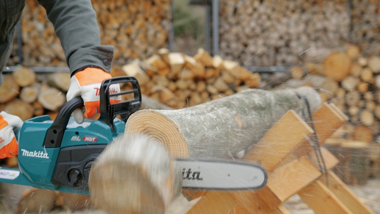 Makita Akku-Kettensäge UC022GZ