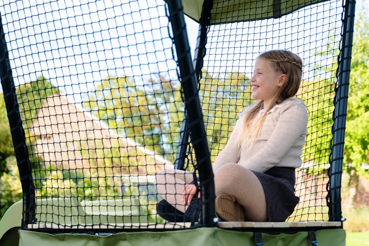 EXIT Ivy Spielturm mit Rutsche und Doppelschaukel