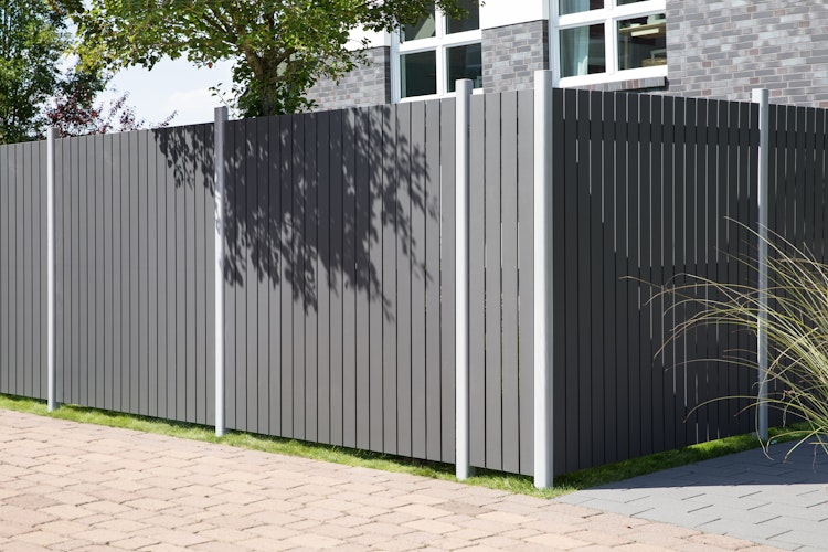 TraumGarten Squadra Alu-Sichtschutz auf Maß