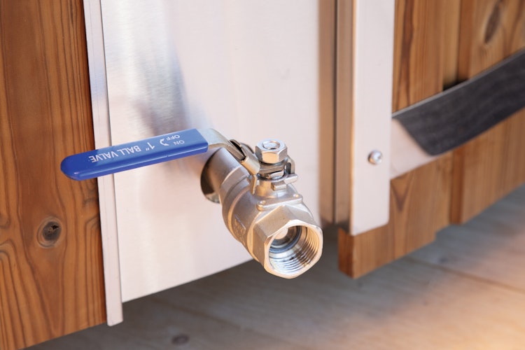 Wolff Finnhaus Badebottich Hot Tub Typ 5 Ø 225 cm mit Acrylwanne, Massagesystem, Luftsprudelsystem & LED-Beleuchtung