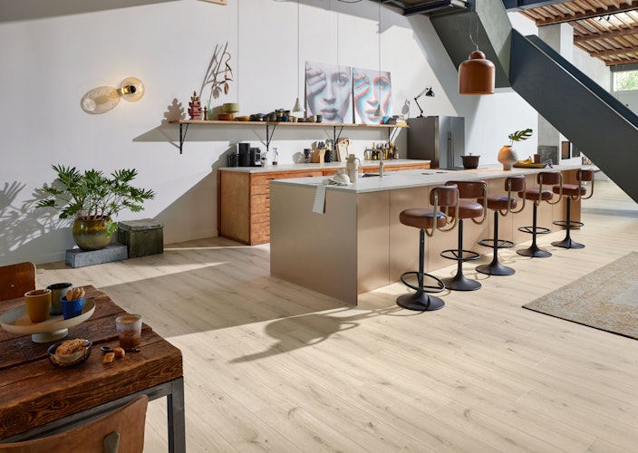 MEISTER Designboden MeisterDesign. comfort DD 600 S 1287 x 220 x 9 mm 7119 Turmeiche cremeweiß Porensynchron-Struktur