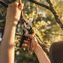 Vorschaubild Fiskars Plus PowerLever Bypass Gartenschere P721 1057170