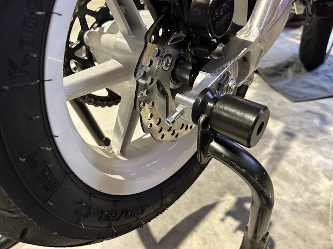 Racemodeparts Kettenspanner / Achsversteller mit Achsprotektor (Set)