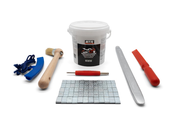 BTR Reifenmontiergerät EVO2® mit Wuchtbock, Starterpaket und Tasche