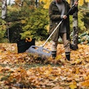 Vorschaubild Fiskars Xact Laubrechen XXL 630mm 1027036