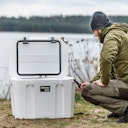 Vorschaubild Petromax Schlossplatte mit Flaschenöffner Kühlbox