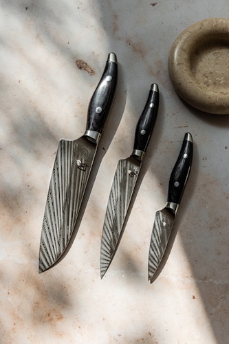 KAI Santokumesser SHUN NAGARE BLACK 7" (18,0 cm)