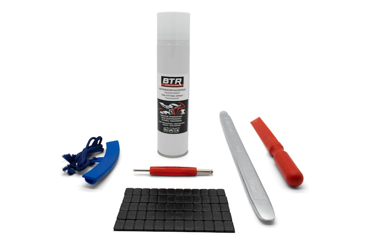 Reifenmontiergerät EVO2® mit Wuchtbock und Starterpaket