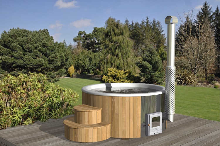 Wolff Finnhaus Badebottich Hot Tub Ø 200 cm Thermoholz mit Außenofen & GFK-Wanne