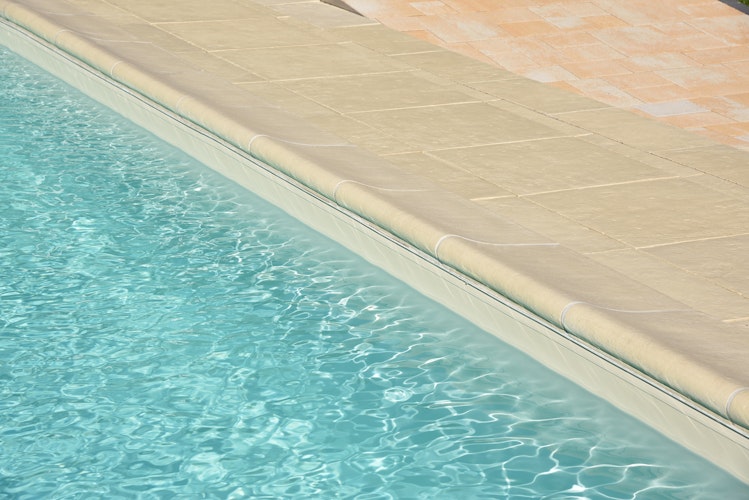 WESERWABEN® Pool- / Beckenrandsteine gewölbt - Solum