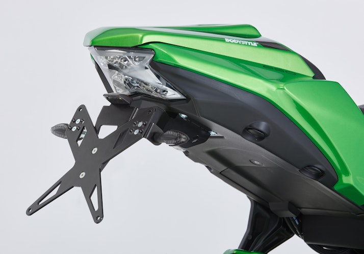 PROTECH X-SHAPE Kennzeichenhalter SET mit Reflektor und Beleuchtung Alu & Stahl Schwarz für KAWASAKI Ninja 650, Z650