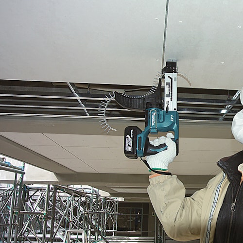 Makita Akku-Magazinschrauber DFR550Z