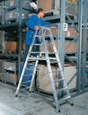 Vorschaubild Günzburger Aluminium-Stehleiter beidseitig begehbar mit Rollen