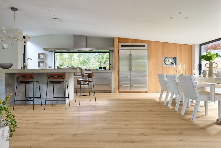 MEISTER Designboden MeisterDesign. comfort DD 600 S 1287 x 220 x 9 mm 7120 Turmeiche creme Porensynchron-Struktur