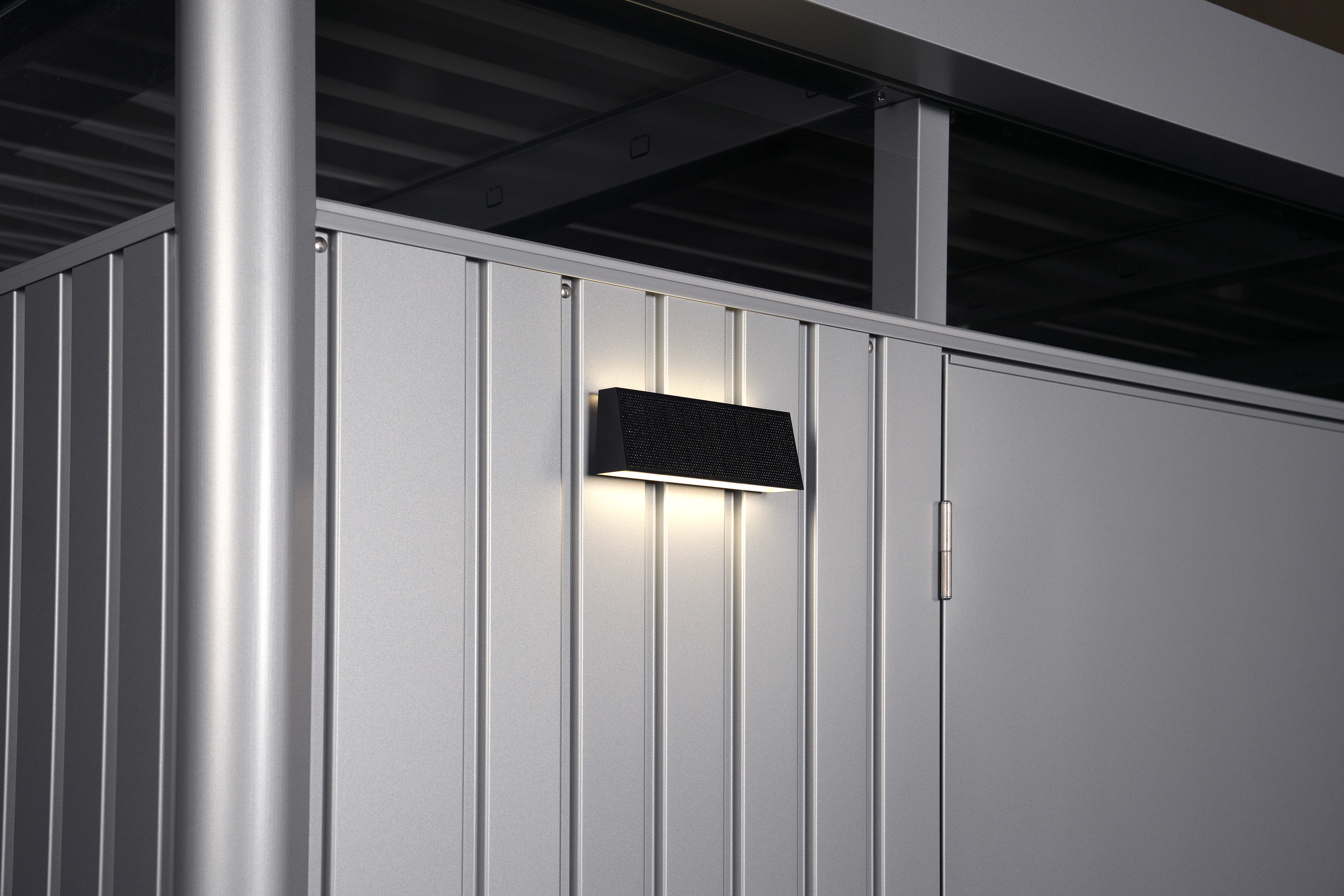 Biohort Solarleuchte für Gerätehaus und Geräteschrank