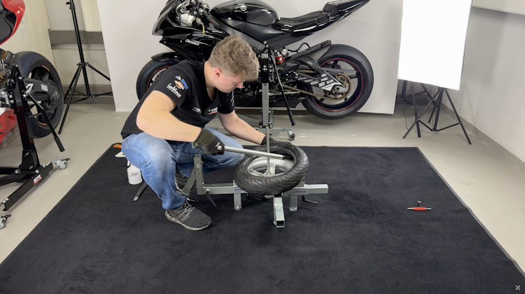 BTR Roller-Reifen Wechsel-Kit