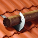 Vorschaubild HEUEL Schneefangsystem Halterung Ton- u. Betondach - Schneefangrundholz - verschiedene Farben