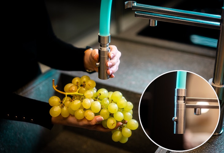 NIEDERDRUCK 3 Wege Wasserhahn Küchenarmatur, Edelstahl Massiv mit 360° schwenkbarem Auslauf, abnehmbare 2 strahl Handbrause, Gebürstet / Gelb