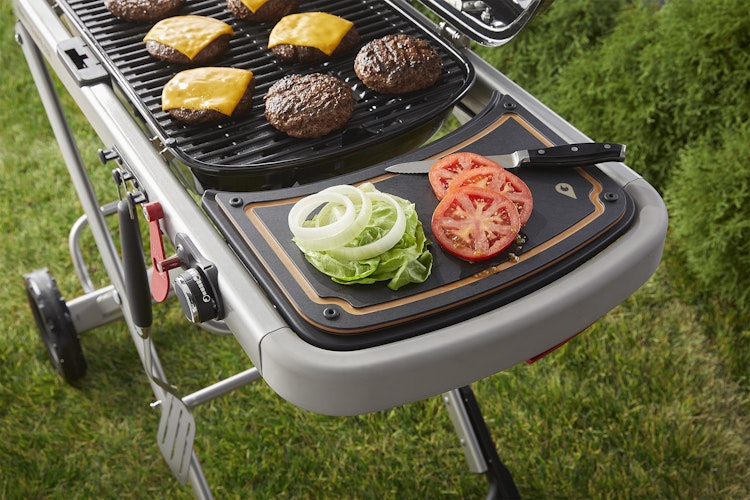 Weber Traveler Schneidebrett
