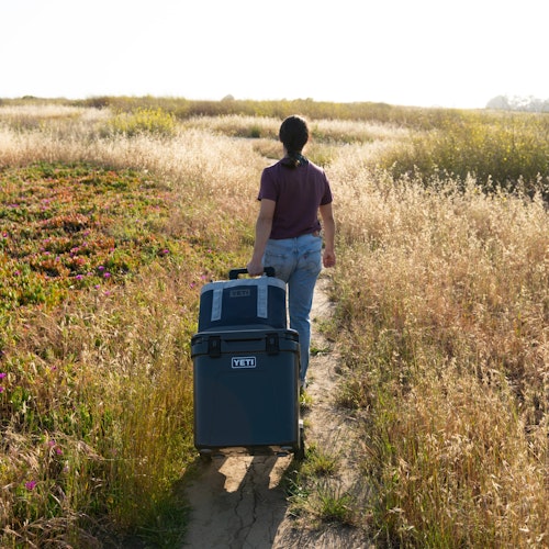 YETI Kühlbox auf Rädern ROADIE 48